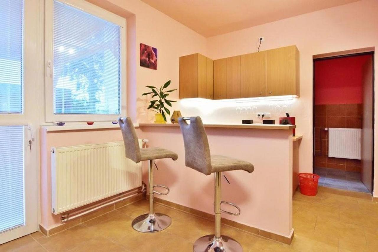 Nika Beds Pardubice Exterior foto