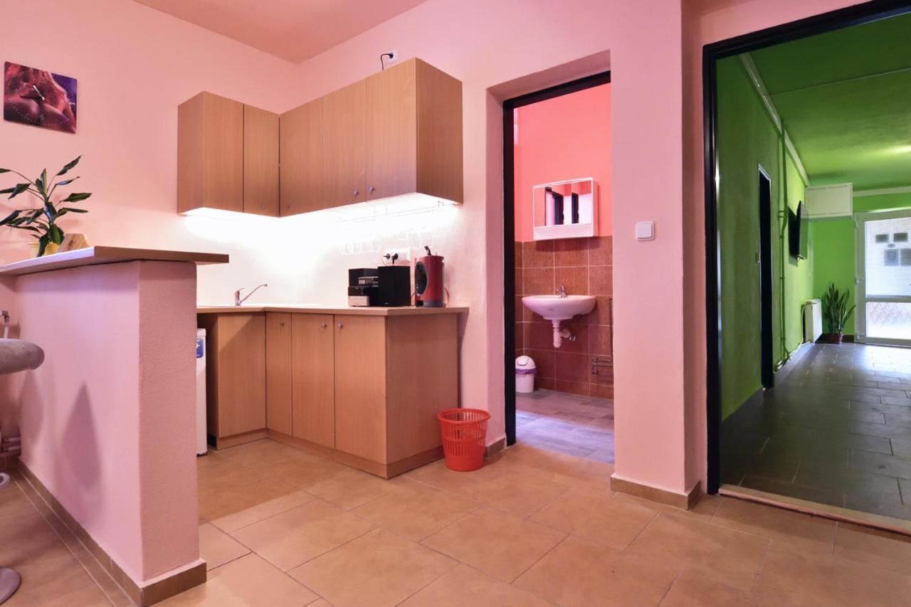 Nika Beds Pardubice Exterior foto