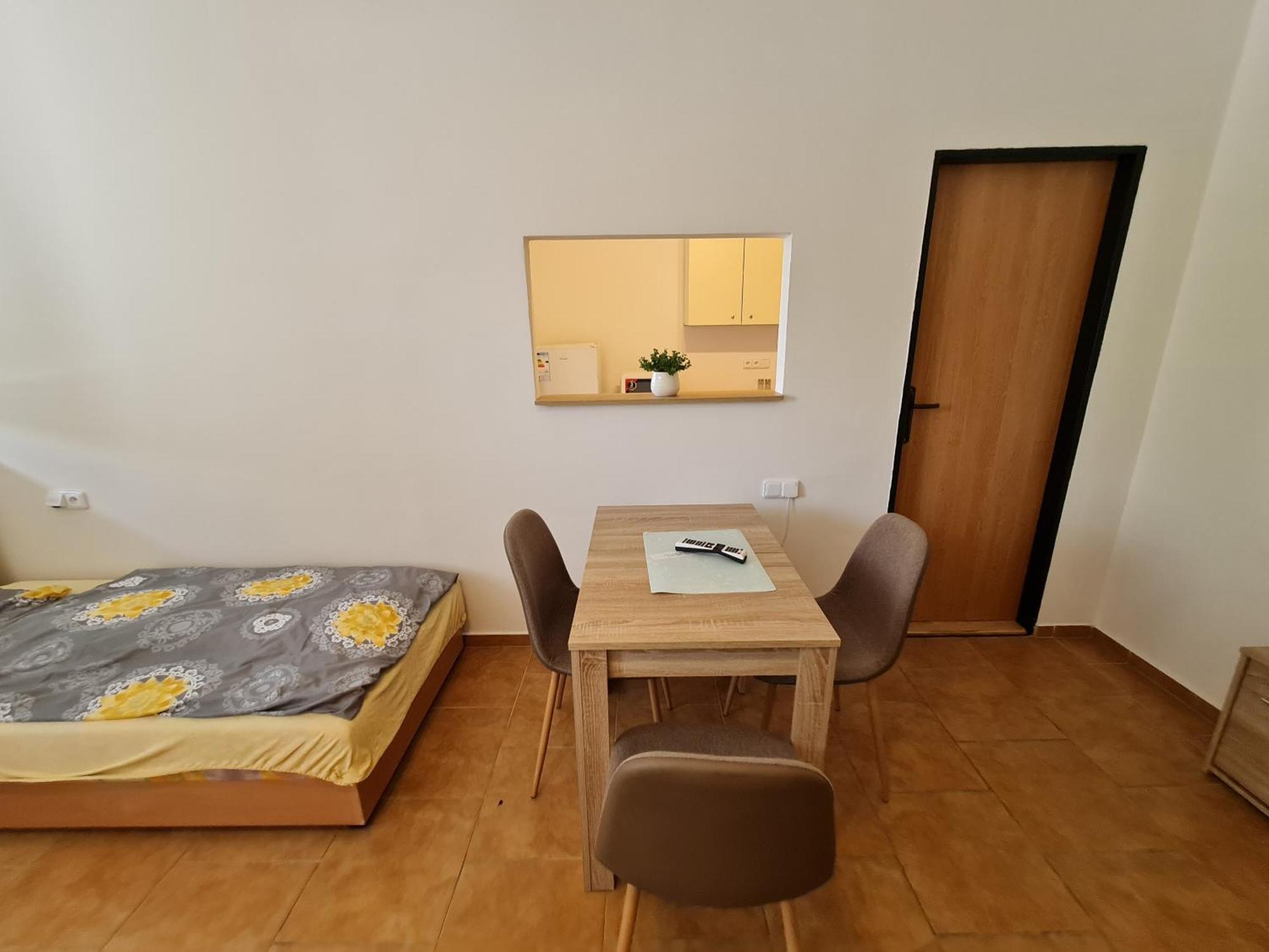 Nika Beds Pardubice Exterior foto